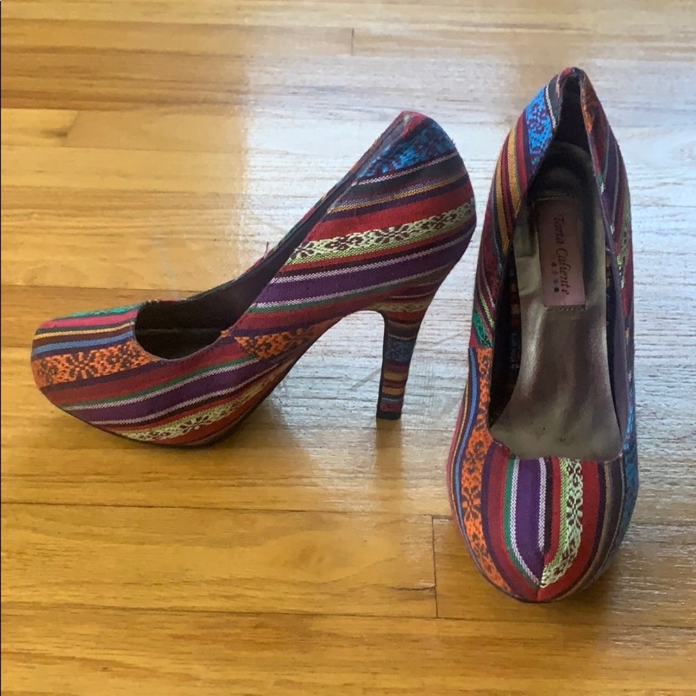 Patterned heels